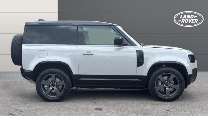 Land Rover Defender 3.0 D350 X-Dynamic HSE 90 3dr Auto Diesel Estate - Image 5
